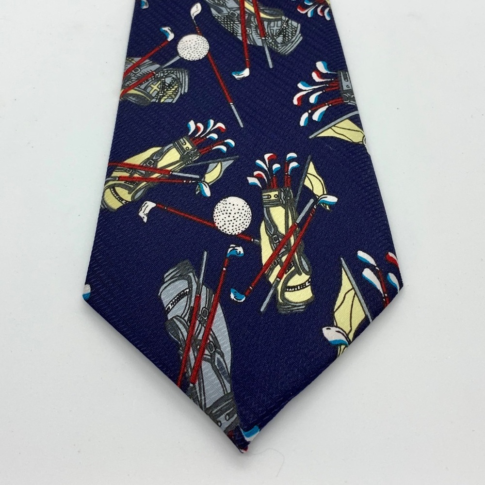 Designs by A. Rogers tie
